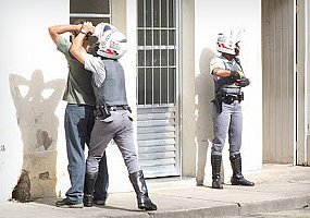 30ago13-abordagem.policial.2