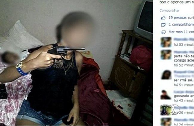 01nov13-facebook-garota-arma-2